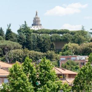 La Lanterna Di San Pietro Rome