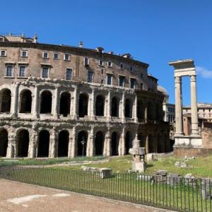 Colosseum Apartments