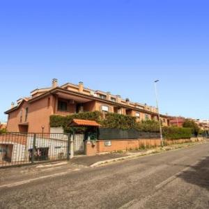 House between Rome and the sea