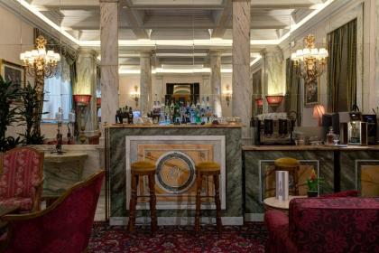 Hotel Nazionale Rome - image 12