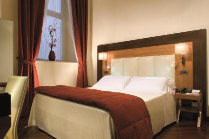 Hotel Nazionale Rome - image 2