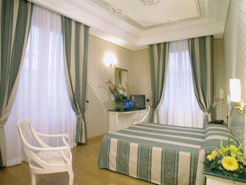 Hotel La Lumiere Di Piazza Di Spagna - image 7