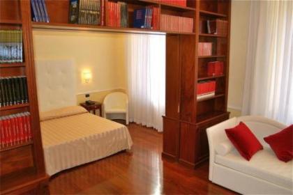 Ludovisi Luxury Rooms - image 17