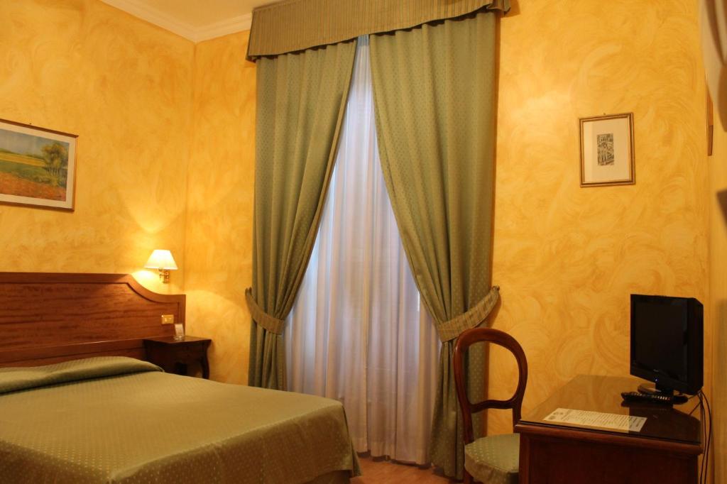 Hotel Fiori - image 7