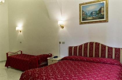 Hotel Euro Quiris - image 8