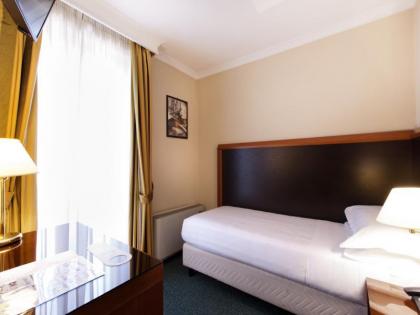 Smooth Hotel Rome West - image 11