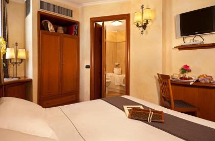 Hotel La Fenice - image 6