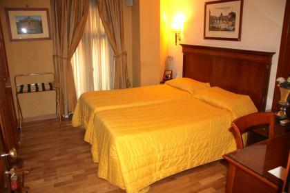 Luxury Rooms H 2000 Roma - image 1