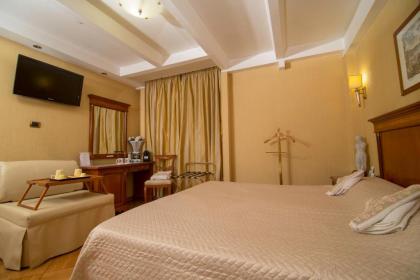 Luxury Rooms H 2000 Roma - image 11