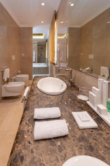 Radisson Blu GHR Rome - image 18