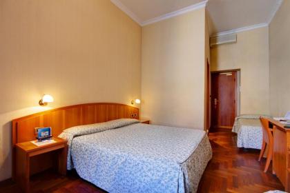 Corot Hotel - image 14