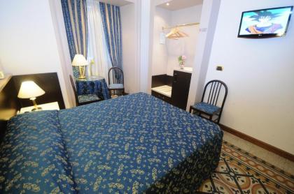 Hotel Sweet Home - image 19