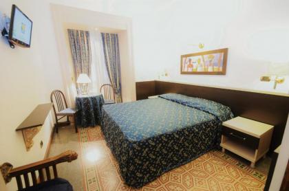 Hotel Sweet Home - image 2