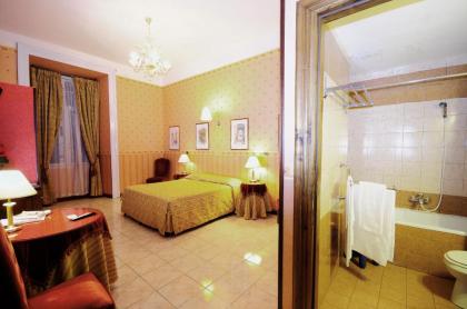 Hotel Sweet Home - image 6