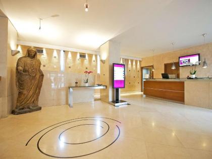 Mercure Rome Colosseum Centre - image 1