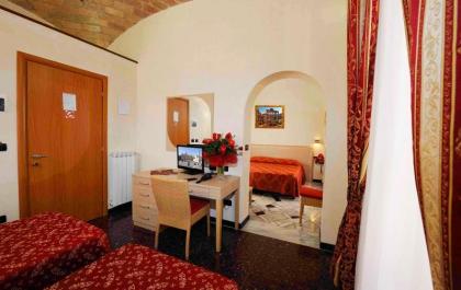 Hotel Campidoglio - image 1