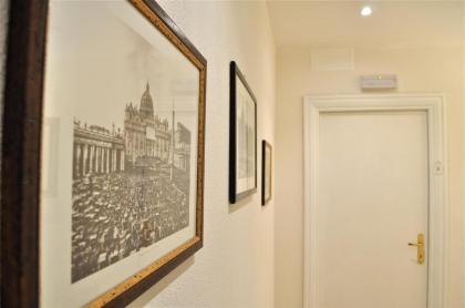 Aurelia 429 Fine Town House - image 12