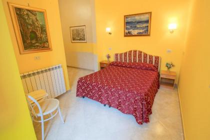 Bed In Roma - image 13