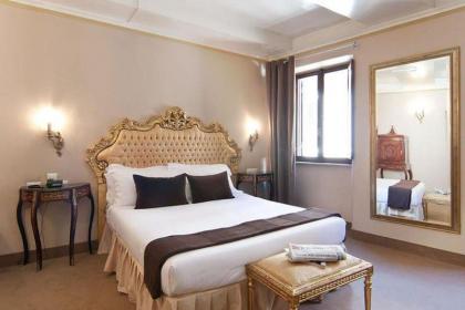 Royal Palace Luxury Hotel - image 1