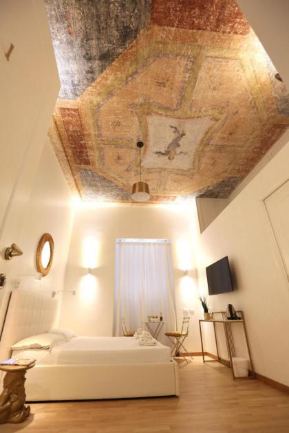 KISS ME ROME Luxury Rooms - image 10