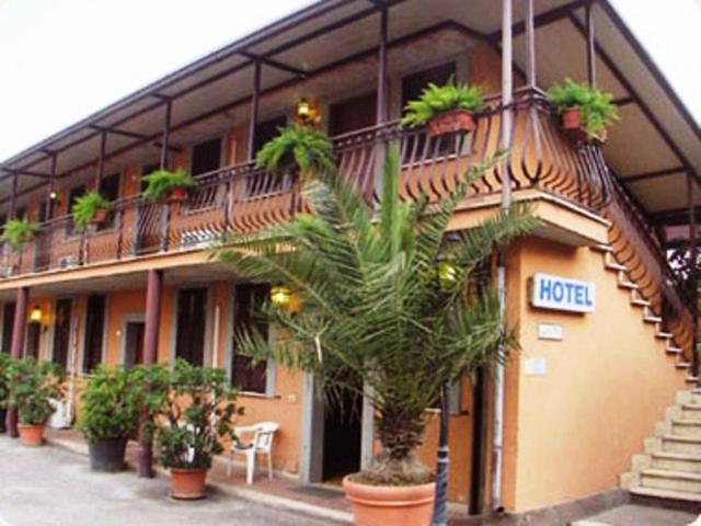 Hotel La Locanda Del Borgo - image 4