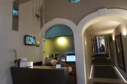 Trevi Palace Luxury Apartments - image 2