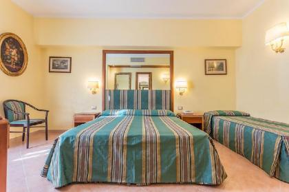 Raeli Hotel Lux - image 16