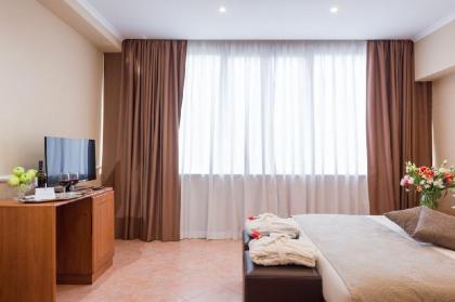 Raeli Hotel Lux - image 19