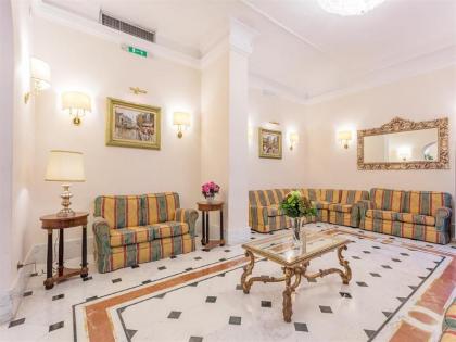 Raeli Hotel Lux - image 9