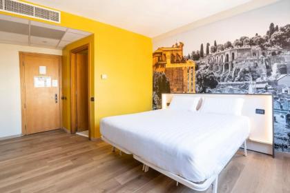 B&B Hotel Roma Tuscolana San Giovanni - image 1