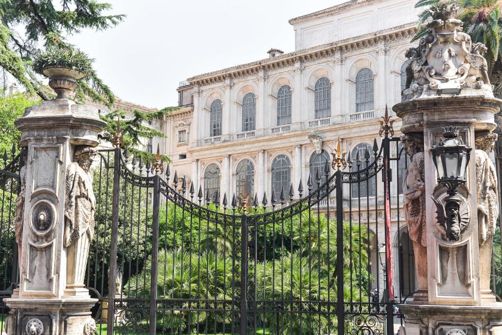 Trevi Fountain Guesthouse - image 4