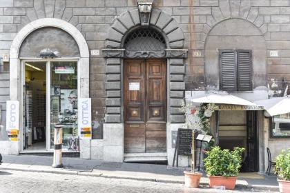 Trevi Fountain Guesthouse - image 9