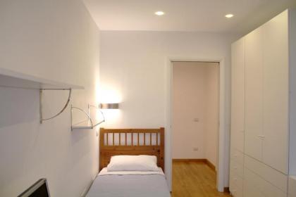 Guesthouse 2012 - image 14