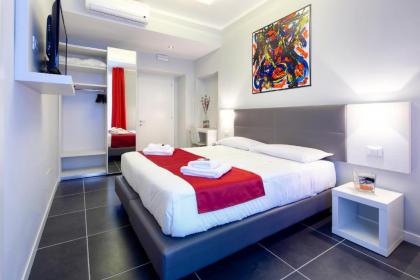 NearHome Smart Suites Guest House - image 4