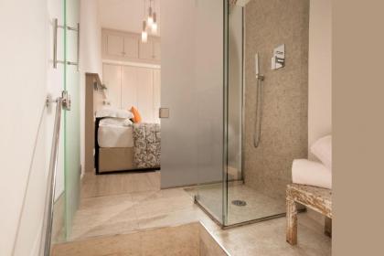 Vatican Studio Apartment - image 7