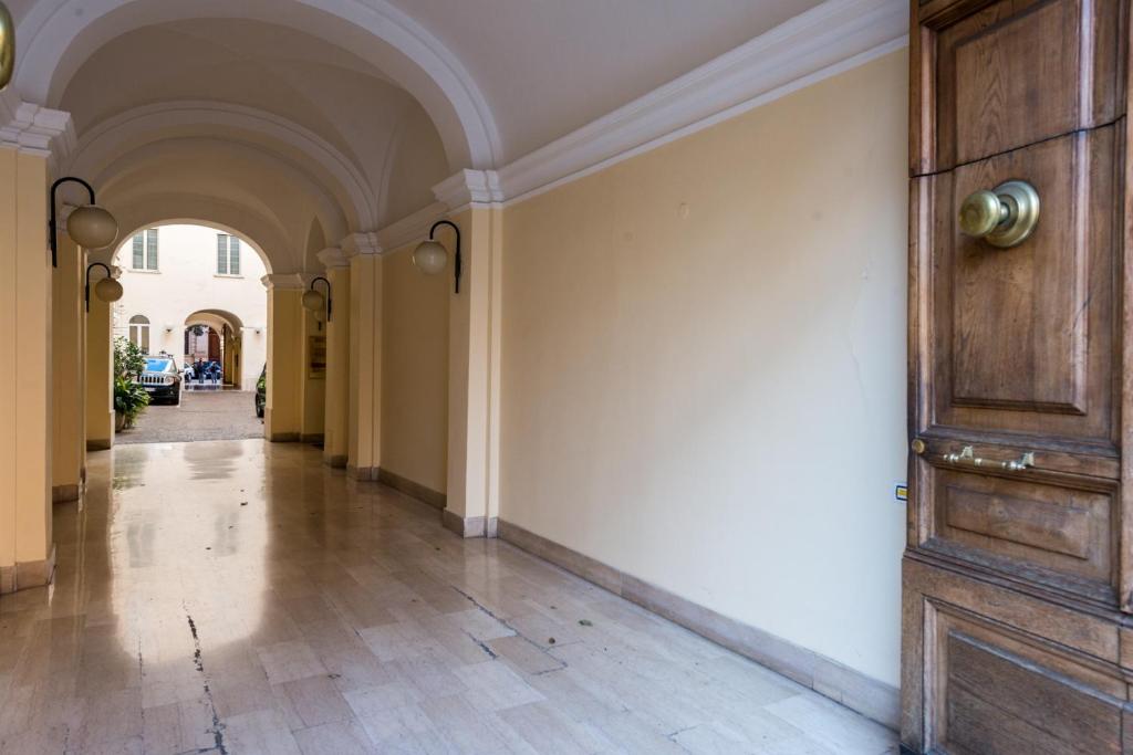 285 Vatican Lodge - image 6