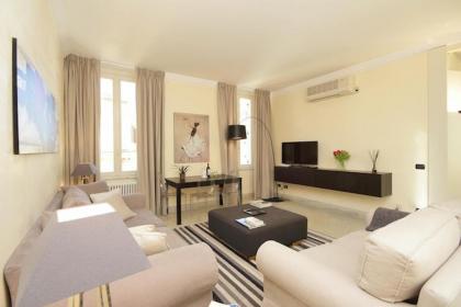 Crispi Luxury Apartments - My Extra Home - image 3