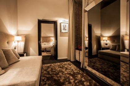 Dom Hotel Roma - image 17