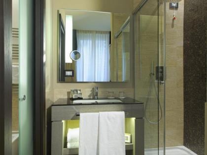 Rome Life Hotel - image 11