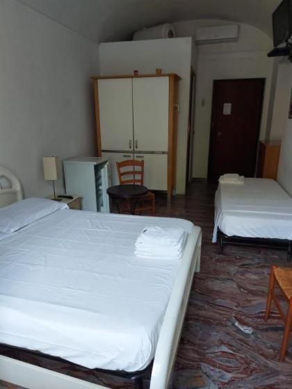 Vatican Rooms Guest House - image 3