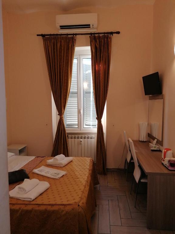 Napoleone Suite - image 5