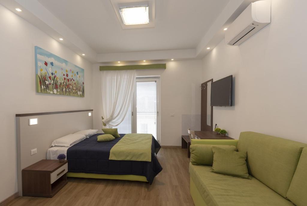 Colosseo Apartments and Rooms - Rome City Centre - main image