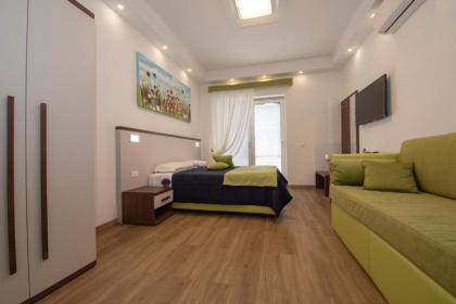 Colosseo Apartments and Rooms - Rome City Centre - image 2