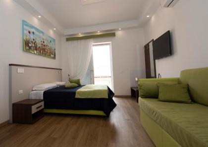 Colosseo Apartments and Rooms - Rome City Centre - image 3