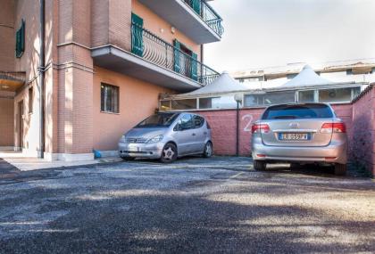 Flatinrome Residence Fiera - image 11