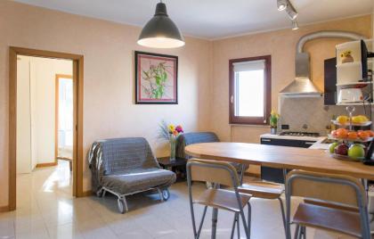 Flatinrome Residence Fiera - image 12