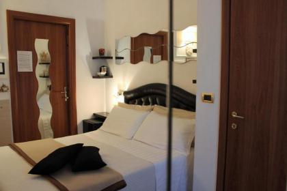 Città Eterna Guest House - image 11