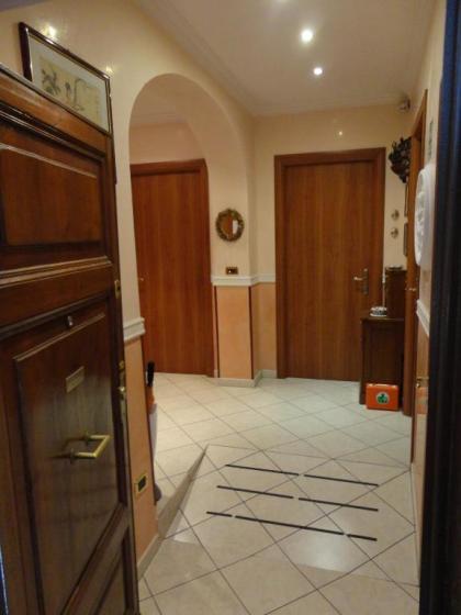 Città Eterna Guest House - image 7