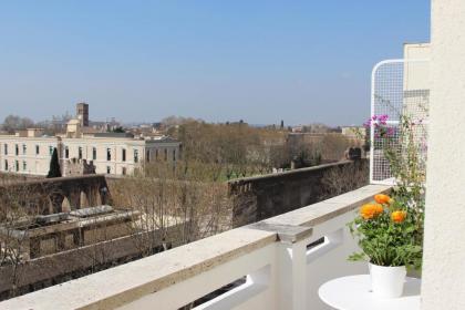 Windows on Rome - image 17