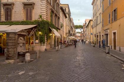 La Porta Rossa di Borgo - Vatican Luxury Suite - image 18